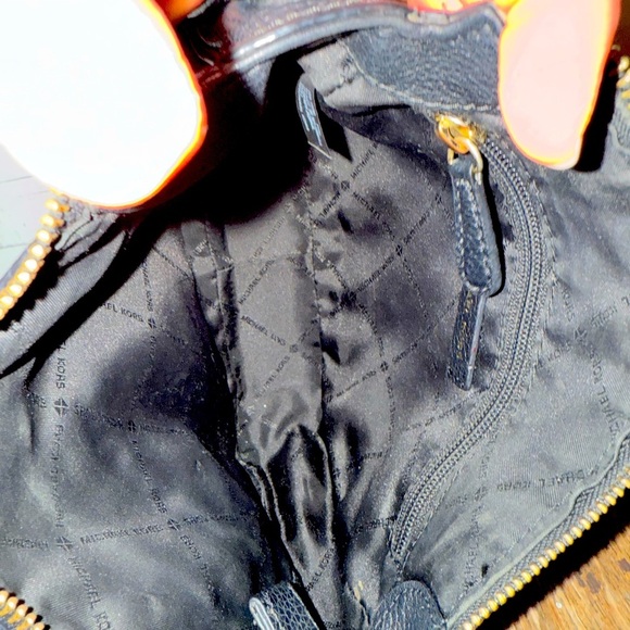 MICHAEL KORS Julia Women MK MD Messenger Bag Purse Black Leather Gold 38H8XJQM2L - Picture 7 of 8